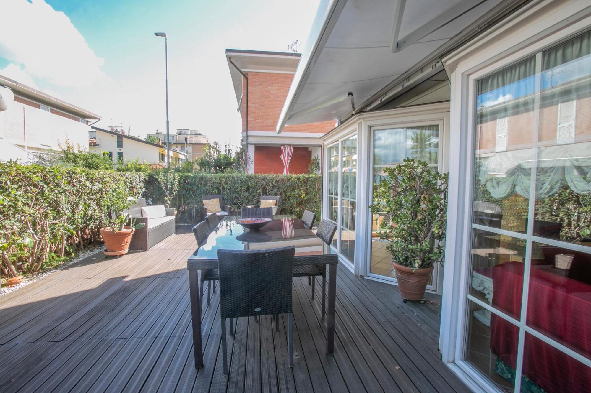Maison Renee Viareggio Luaran gambar